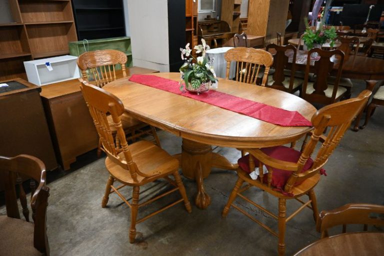 DINING ROOM FURNITURE