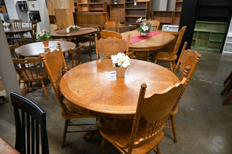 DINING ROOM FURNITURE